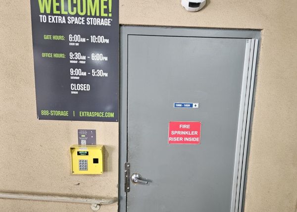 Extra Space Storage - 3433 - Charlotte - Morehead St - 604 West Morehead Street