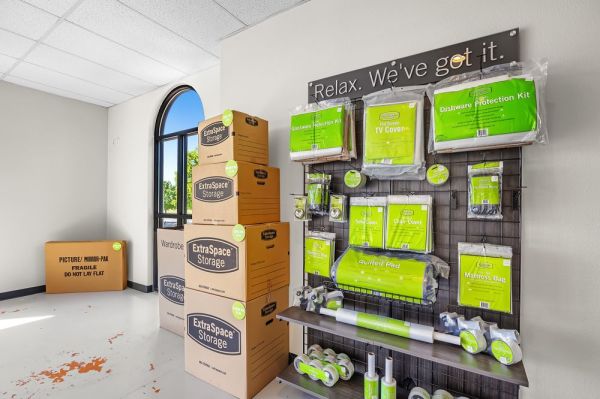 Extra Space Storage - 3511 - Sacramento - Bayou Way - 3800 Bayou Way