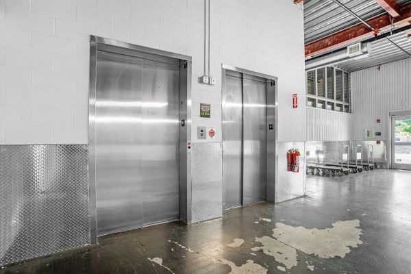 Extra Space Storage - 3564 - Kenmore - Kenmore Ave - 400 Kenmore Avenue