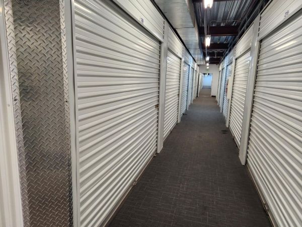 Extra Space Storage - 3752 - Phoenix - 16th St - 4747 North 16th Street