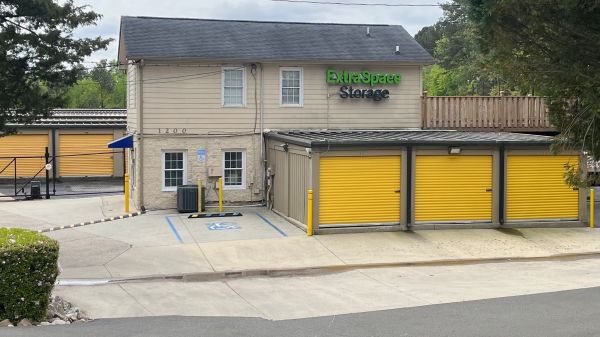 Extra Space Storage - 3842 - Durham - Cornwallis Rd - 1200 East Cornwallis Road