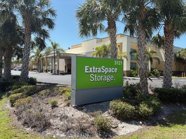 Extra Space Storage - 3877 - Naples - Goodlette-Frank Rd - 3121 Goodlette-Frank Road