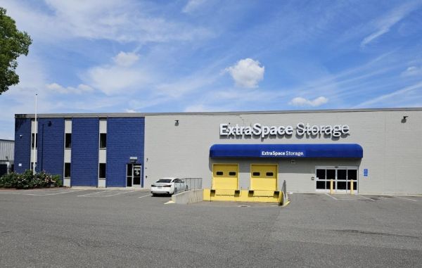 Extra Space Storage - 4176 - Springfield - Fisk Ave - 55 Fisk Avenue