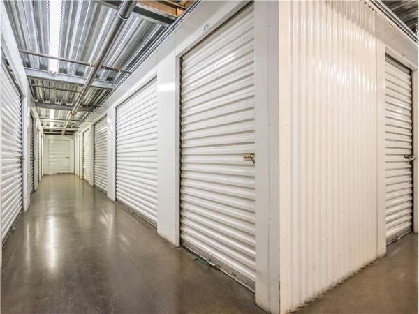 Extra Space Storage - 1121 - Fontana - 17197 Valley Blvd - 17197 Valley Boulevard