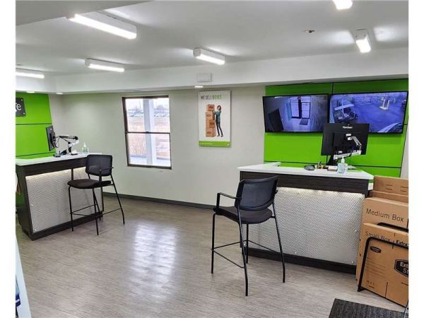 Extra Space Storage - 0412 - Farmington Hills - Grand River Ave - 38875 Grand River Avenue