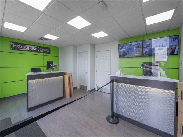 Extra Space Storage - 1507 - Middletown - Elliott Dr - 909 Elliott Drive