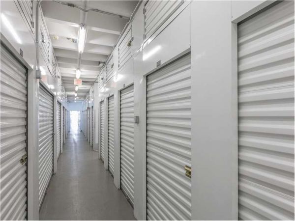 Extra Space Storage - 1520 - Wahiawa - California Ave - 620 California Avenue