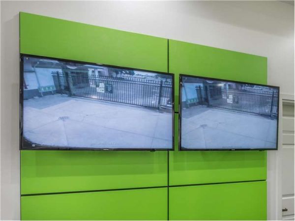 Extra Space Storage - 1528 - Modesto - 2101 Sylvan Ave - 2101 Sylvan Avenue