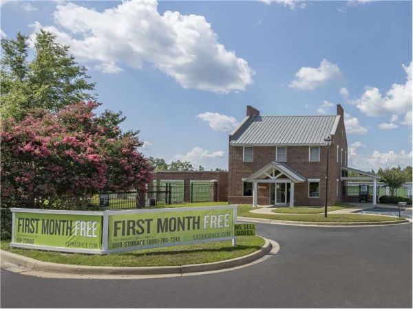 Extra Space Storage - 1744 - Lexington - Northpoint Dr - 120 Northpoint Drive