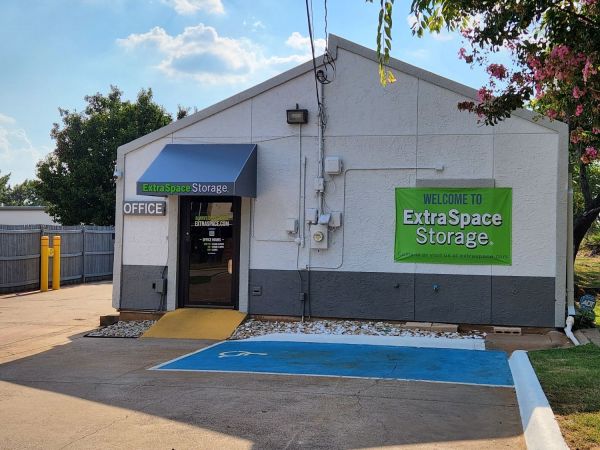 Extra Space Storage - 3067 - Arlington - Little School Rd - 1105 North Little School Road