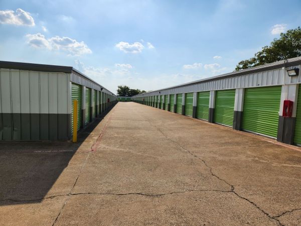Extra Space Storage - 3067 - Arlington - Little School Rd - 1105 North Little School Road