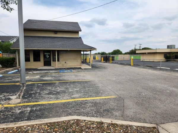 Extra Space Storage - 3070 - San Antonio - Culebra Road - 8025 Culebra Road