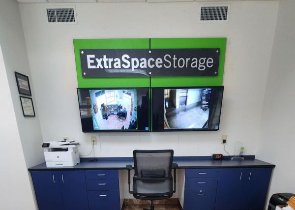Extra Space Storage - 3071 - San Antonio - Tezel Road - 6015 Tezel Road
