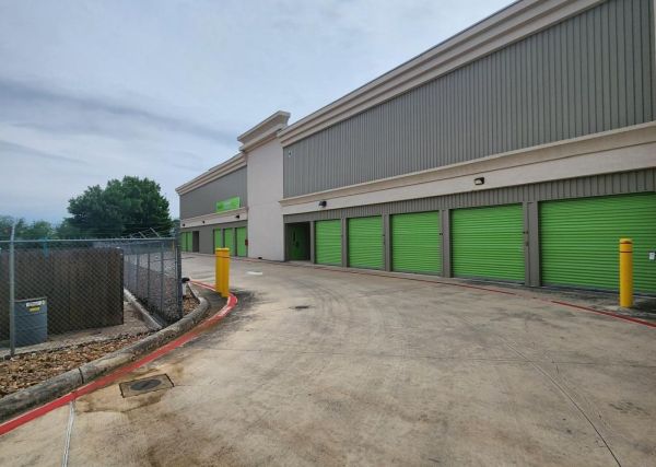 Extra Space Storage - 3071 - San Antonio - Tezel Road - 6015 Tezel Road