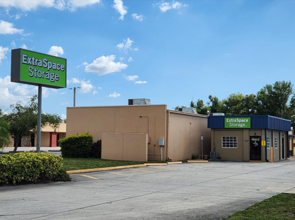 Extra Space Storage - 3076 - Plant City - Alexander St - 1005 South Alexander Street