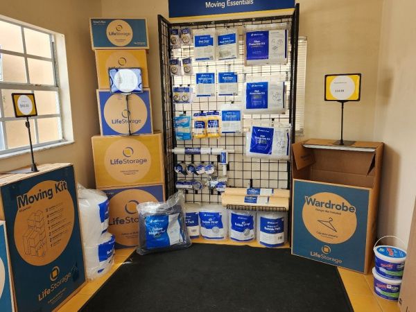 Extra Space Storage - 3076 - Plant City - Alexander St - 1005 South Alexander Street