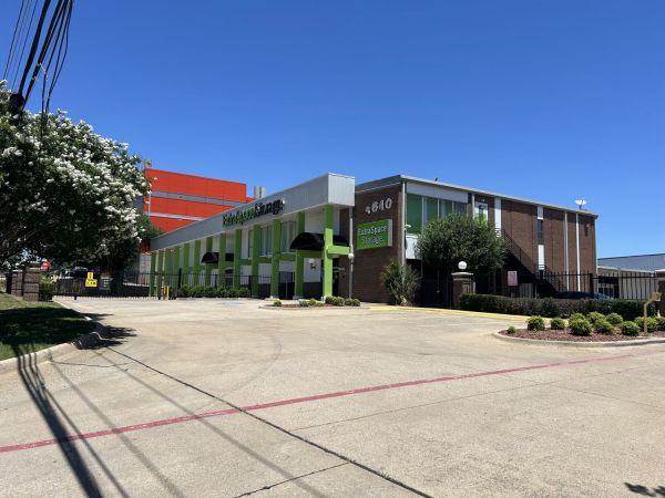Extra Space Storage - 3185 - Dallas - Harry Hines Blvd - 4640 Harry Hines Boulevard
