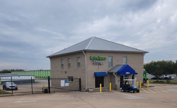 Extra Space Storage - 3195 - Round Rock - A.W. Grimes Blvd - 2830 South A.W. Grimes Boulevard