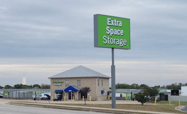 Extra Space Storage - 3195 - Round Rock - A.W. Grimes Blvd - 2830 South A.W. Grimes Boulevard