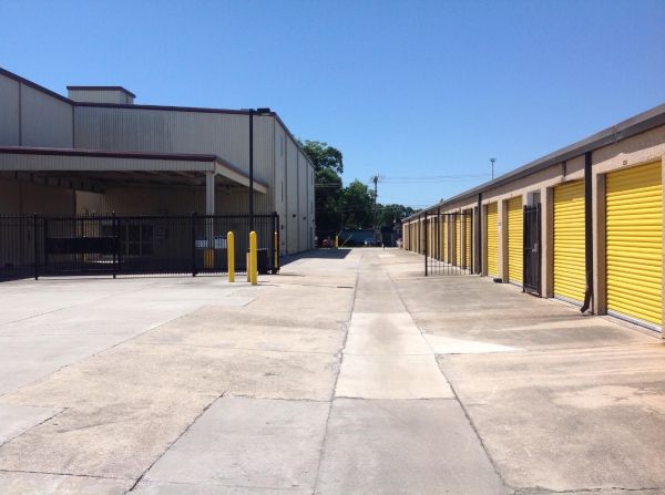 Extra Space Storage - 3207 - Baton Rouge - Florida Blvd. - 4756 Florida Boulevard
