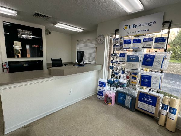 Extra Space Storage - 3223 - Hazelwood - Howdershell Rd - 6355 Howdershell Road