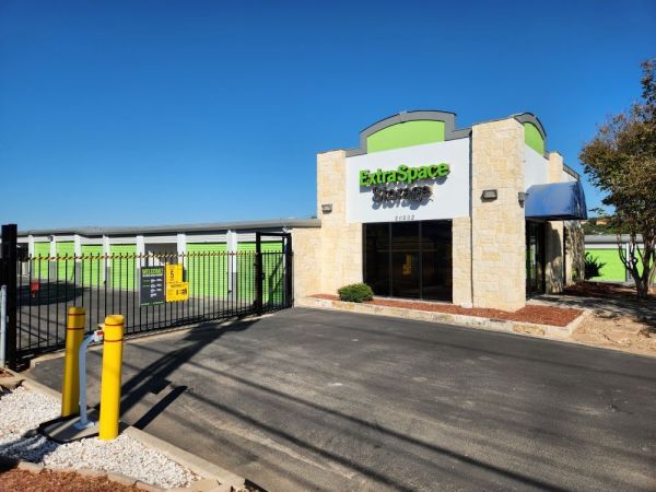 Extra Space Storage - 3232 - San Antonio - Blanco Rd - 20202 Blanco Road