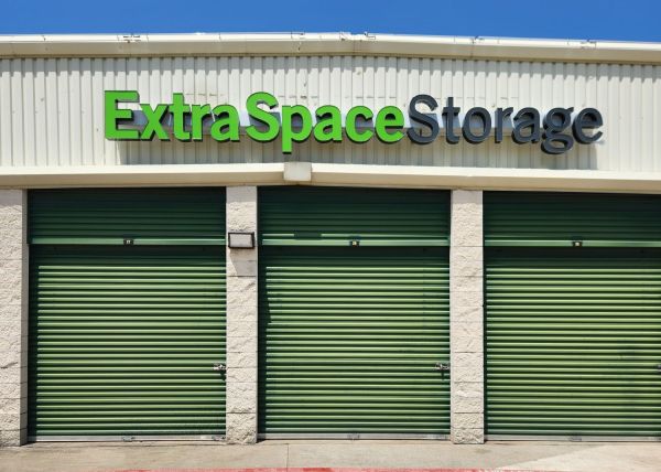 Extra Space Storage - 3287 - Bedford - Crystal Springs - 2905 Crystal Springs Street