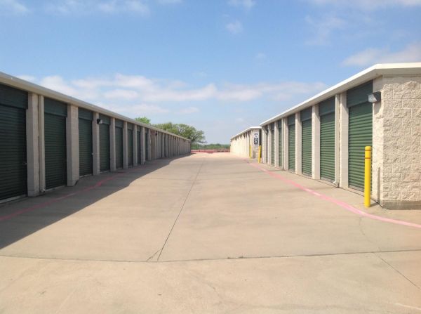Extra Space Storage - 3287 - Bedford - Crystal Springs - 2905 Crystal Springs Street