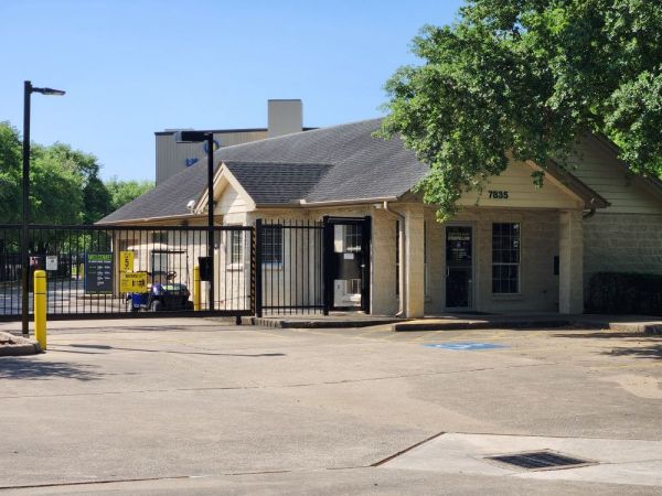 Extra Space Storage - 3294 - Houston - Sam Houston Pkwy - 7835 West Sam Houston Parkway North