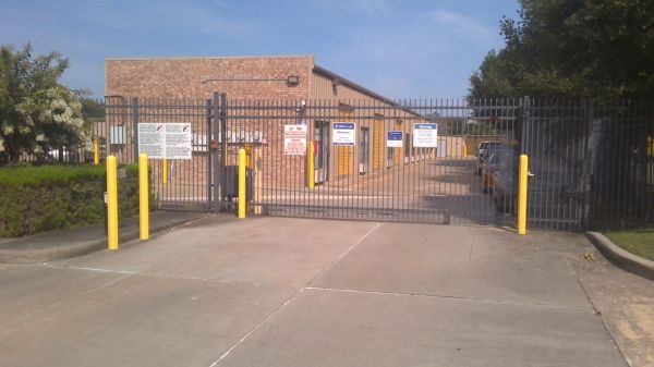 Extra Space Storage - 3298 - Sugar Land - Highway 6 - 11220 South Texas 6