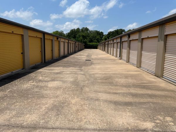 Extra Space Storage - 3298 - Sugar Land - Highway 6 - 11220 South Texas 6