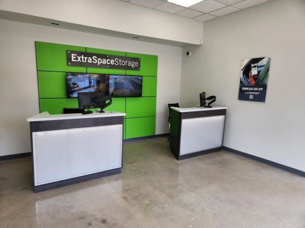 Extra Space Storage - 3308 - Schaumburg - Plum Grove Rd - 1401 North Plum Grove Road
