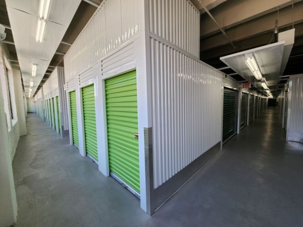 Extra Space Storage - 3334 - Chicago - Broadway St - 3626 North Broadway