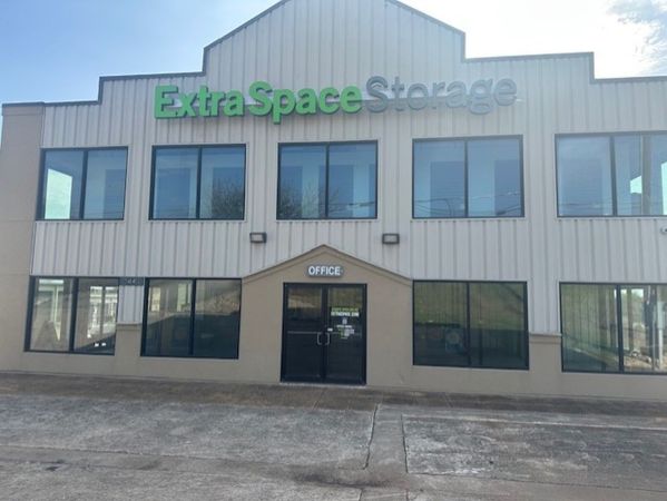 Extra Space Storage - 3375 - Cedar Park - 2440 W Whitestone Blvd - 2440 West Whitestone Boulevard