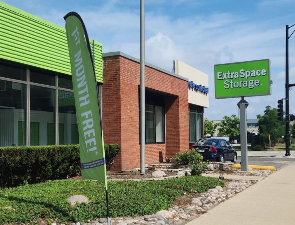 Extra Space Storage - 3382 - Chicago - 5860 Pulaski Road - 5860 North Pulaski Road
