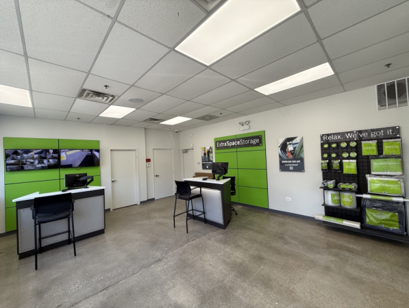 Extra Space Storage - 3382 - Chicago - 5860 Pulaski Road - 5860 North Pulaski Road