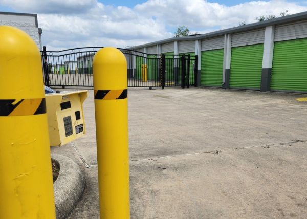 Extra Space Storage - 3515 - San Antonio - US-281 N - 23860 U.s. 281