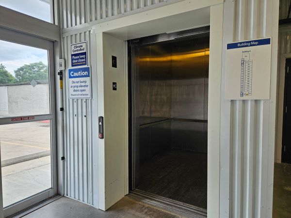 Extra Space Storage - 3517 - Austin - Mary St - 1341 West Mary Street