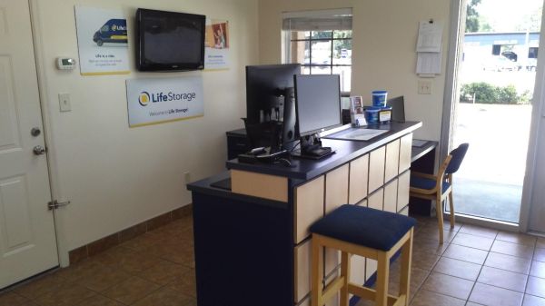 Extra Space Storage - 3566 - Tampa - 1792 Hillsborough Ave - 1792 West Hillsborough Avenue
