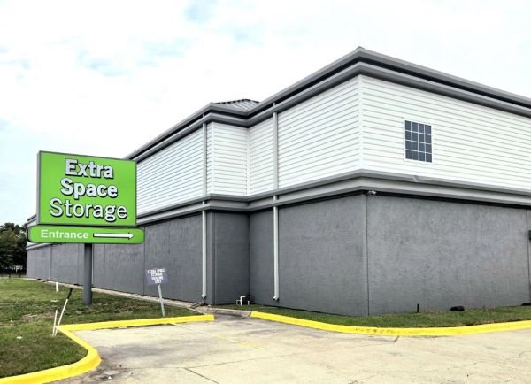 Extra Space Storage - 3566 - Tampa - 1792 Hillsborough Ave - 1792 West Hillsborough Avenue