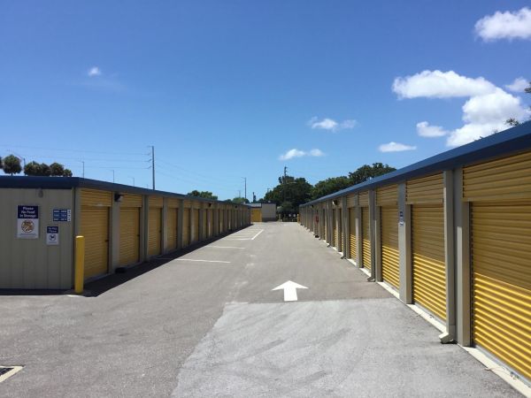 Extra Space Storage - 3625 - St Petersburg - Tyrone Blvd - 2925 Tyrone Boulevard North