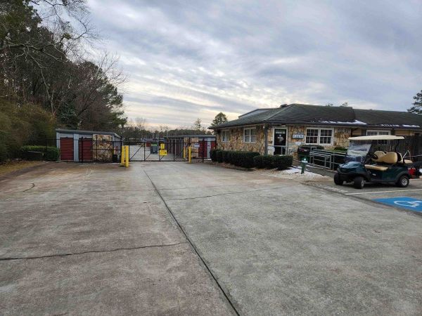 Extra Space Storage - 3686 - Decatur - Covington Hwy - 5951 Covington Highway