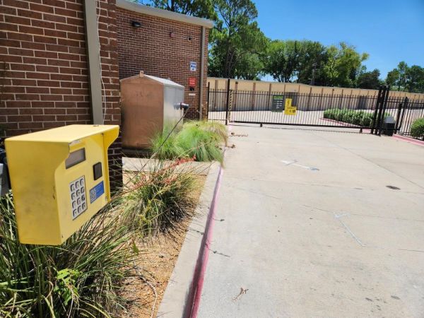 Extra Space Storage - 3720 - Flower Mound - Justin Rd - 2711 Justin Road
