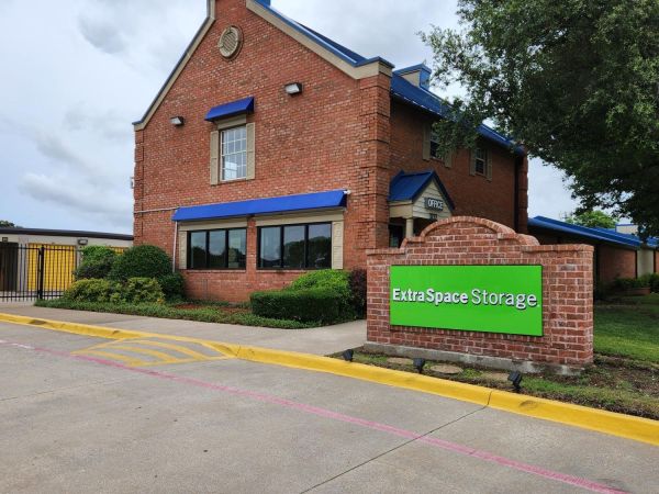 Extra Space Storage - 3765 - Garland - Shiloh Rd - 3222 North Shiloh Road