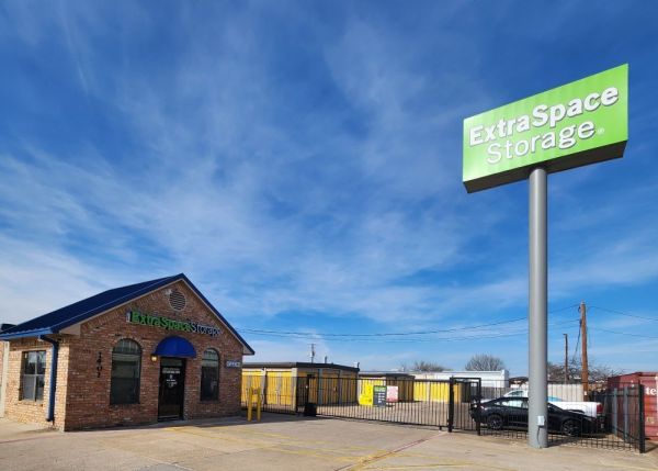 Extra Space Storage - 3784 - Arlington - Blue Danube - 1401 Blue Danube Street