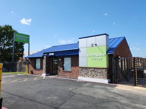 Extra Space Storage - 3787 - Benbrook - Southwest Blvd - 6162 Southwest Boulevard