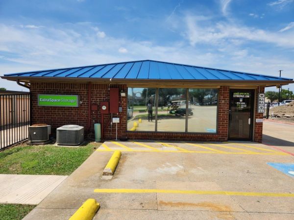 Extra Space Storage - 3792 - Plano - Plano Pkwy - 4005 West Plano Parkway