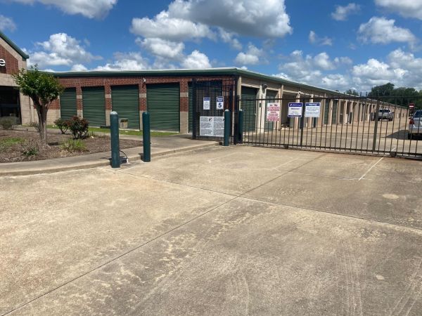 Extra Space Storage - 3795 - Cypress - Spring Cypress Rd - 16214 Spring Cypress Road