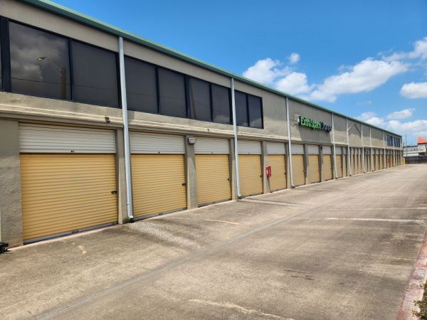 Extra Space Storage - 3796 - Pearland - 1729 Broadway St - 1729 East Broadway Street