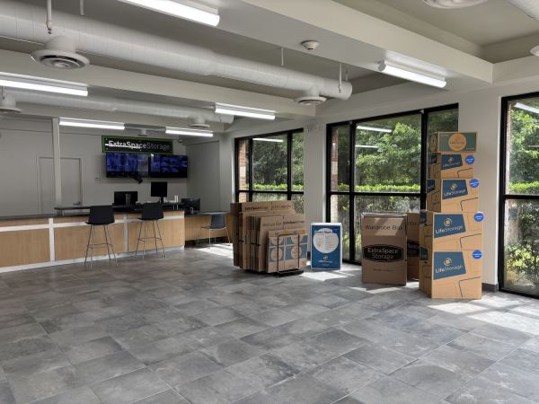 Extra Space Storage - 3797 - Kingwood - Lake Houston Pkwy - 1950 West Lake Houston Parkway